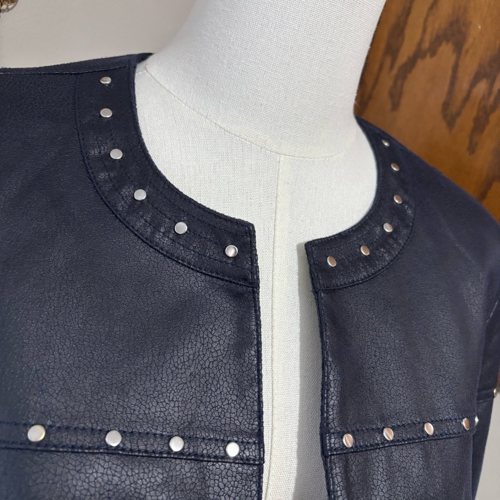 Joseph Ribkoff Vegan Suede Cropped Studded Jacket Size M 232904 Navy Blue - Picture 7 of 12